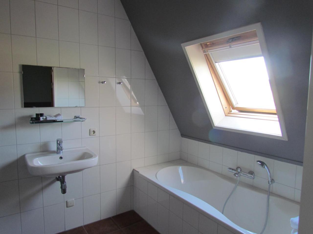 Wellness Suites Dellewal West-Terschelling Bagian luar foto